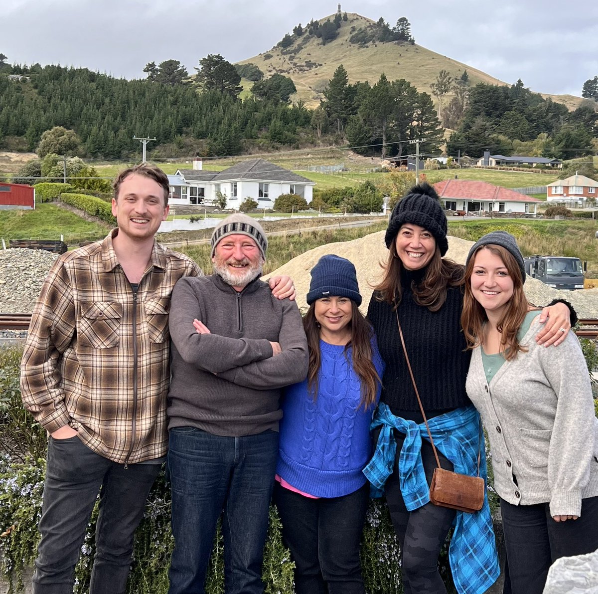 The Dreaver whānau is full of teachers, but here’s the growing infiltration of broadcast journos 😉🙌🏽❤️ #family #holiday #hereweare #tonightmatthewimgoingtobe <a href="/barbaradreaver/">Barbara Dreaver</a> <a href="/CharlieDreaver/">Charlie Dreaver</a> <a href="/angusdreaver/">Angus Dreaver</a> @iainmaxx