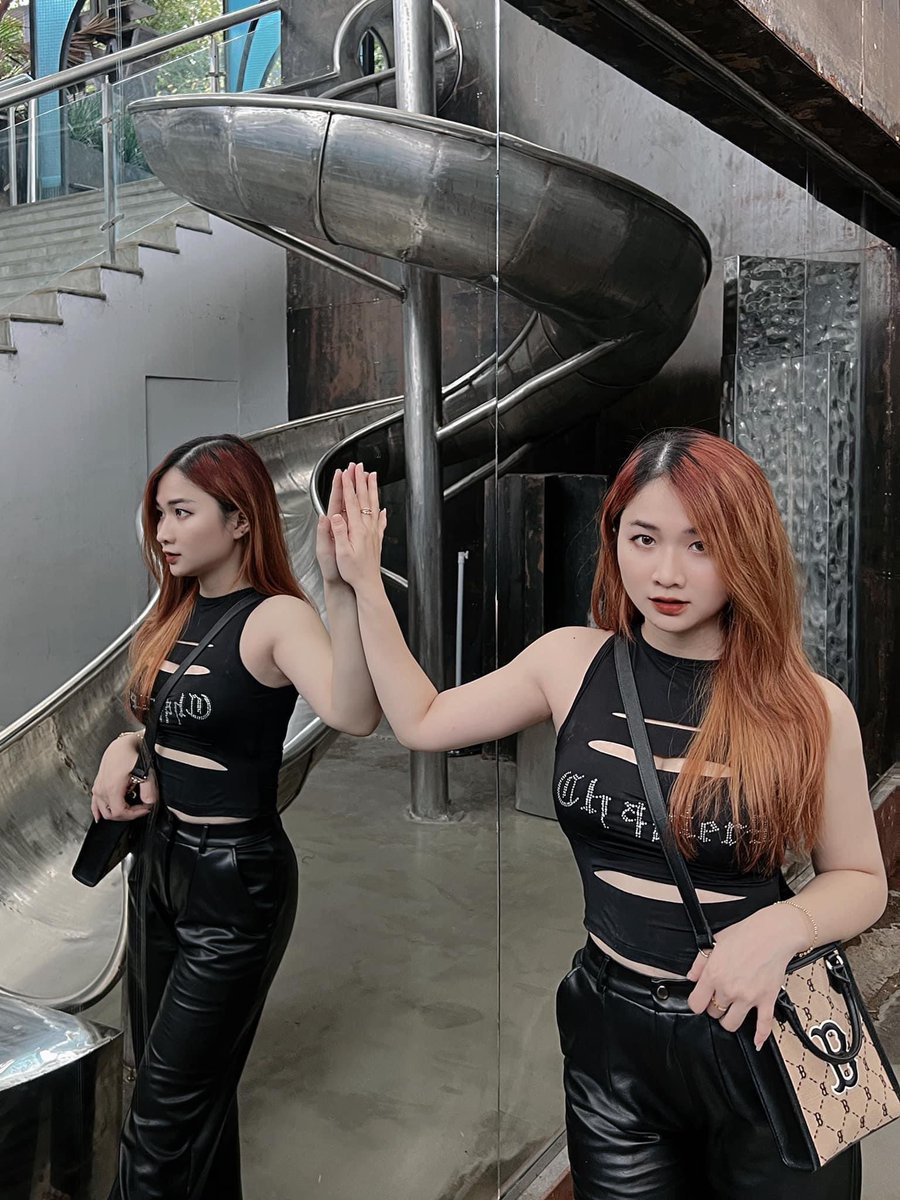 Con đĩ vú bự mặt dâm đụ cho banh lồn quá