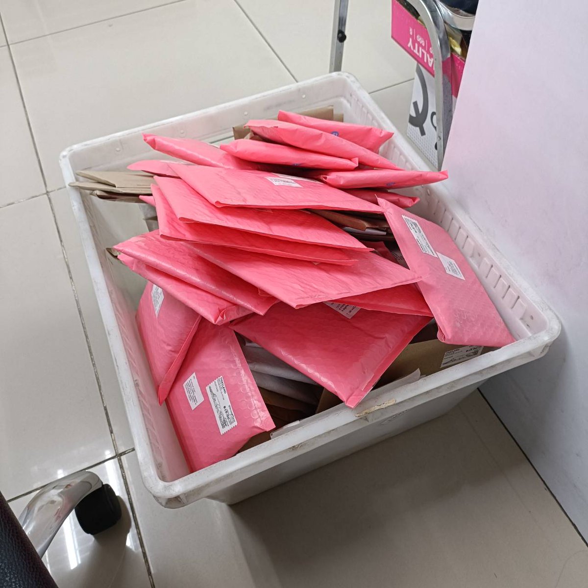 จัดส่งแล้วน้าา​.. ผู้โชคดีรอรับได้เลย