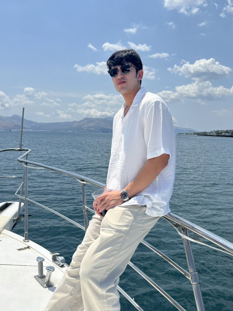 Good afternoon, don’t forget your sunscreen #DavidLicauco