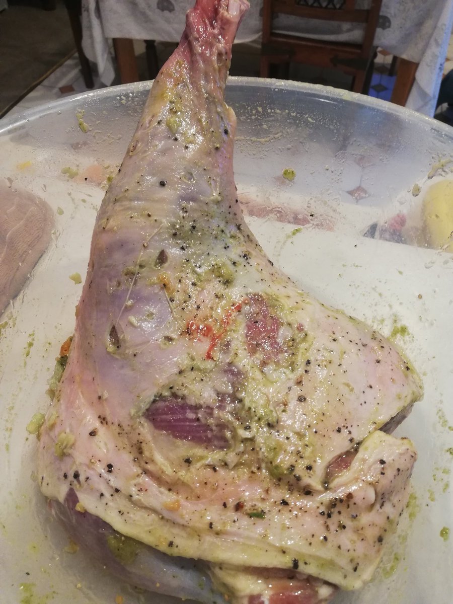Happy Easter to you all. It is 06.35 in the morning and M. Volcano is already up and preparing lunch for the family. 💪😘🔥