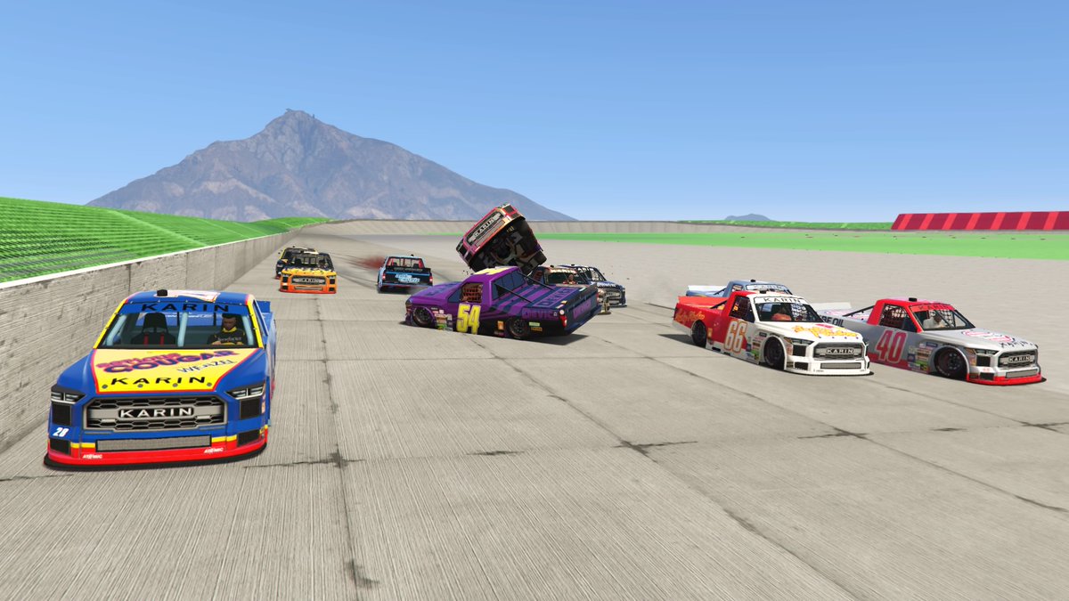 NASCARPortOPoty's tweet photo. Fun #SCNS https://t.co/p17lEWS7XH