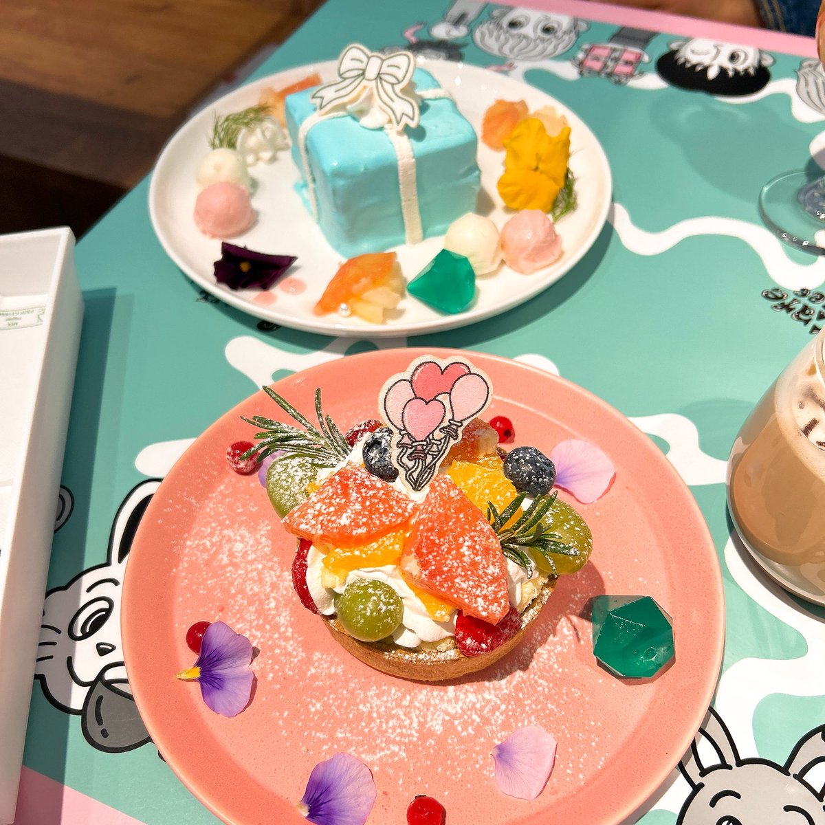 SHINee_imojingi's tweet photo. ＃WHITEDAYCafefromSHINee
おかわりSHINee https://t.co/R1ZnvVnbn5