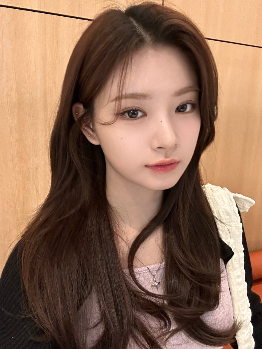 Confort the day with boundless credence filling over the soul! ᕱ⑅ᕱᘝ These cherry lips disseminate graceful impression when the bonny smile painting my visage smoothly appeal anyone to dive into my own sublimity from these various frame on my new selca collection only for you.