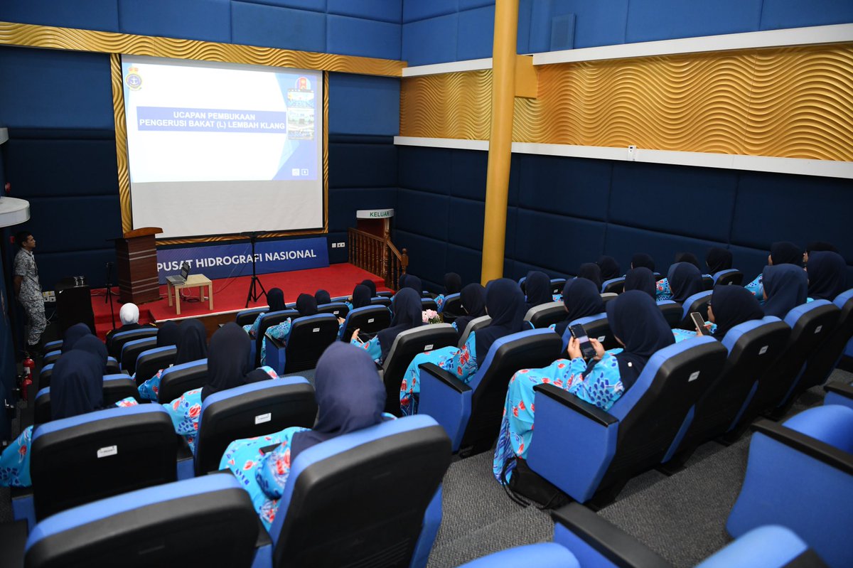 NatHydroCentre's tweet photo. Mesyuarat Tahunan BAKAT Laut Lembah Klang 2023 yang diadakan pada 8 April 2023 telah berlangsung secara live streaming di Auditorium Pusat Hidrografi Nasional melibatkan 34 ahli BAKAT PHN, KD SAAS dan KDSK.
#NavyUpdates
#BAKATLAUT
#BersamaBerbakti https://t.co/q3XbrGRQsY