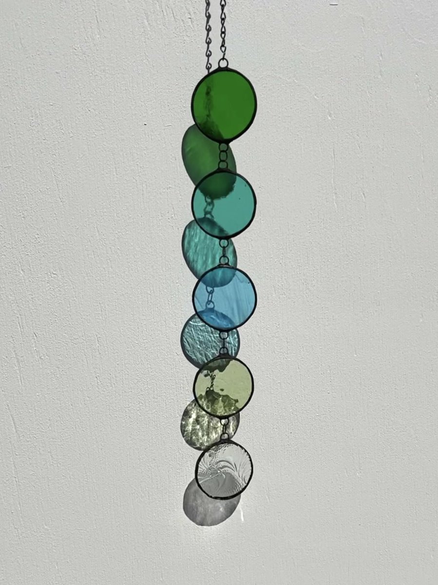 hurt_hands's tweet photo. handmade stained glass dots are available now on my main site https://t.co/sqHYOuOHhf ✨☁️
$65 shipped for a staple that can spice up any window, corner, or wall with pops of color and a little movement! https://t.co/gjKckF3kc5