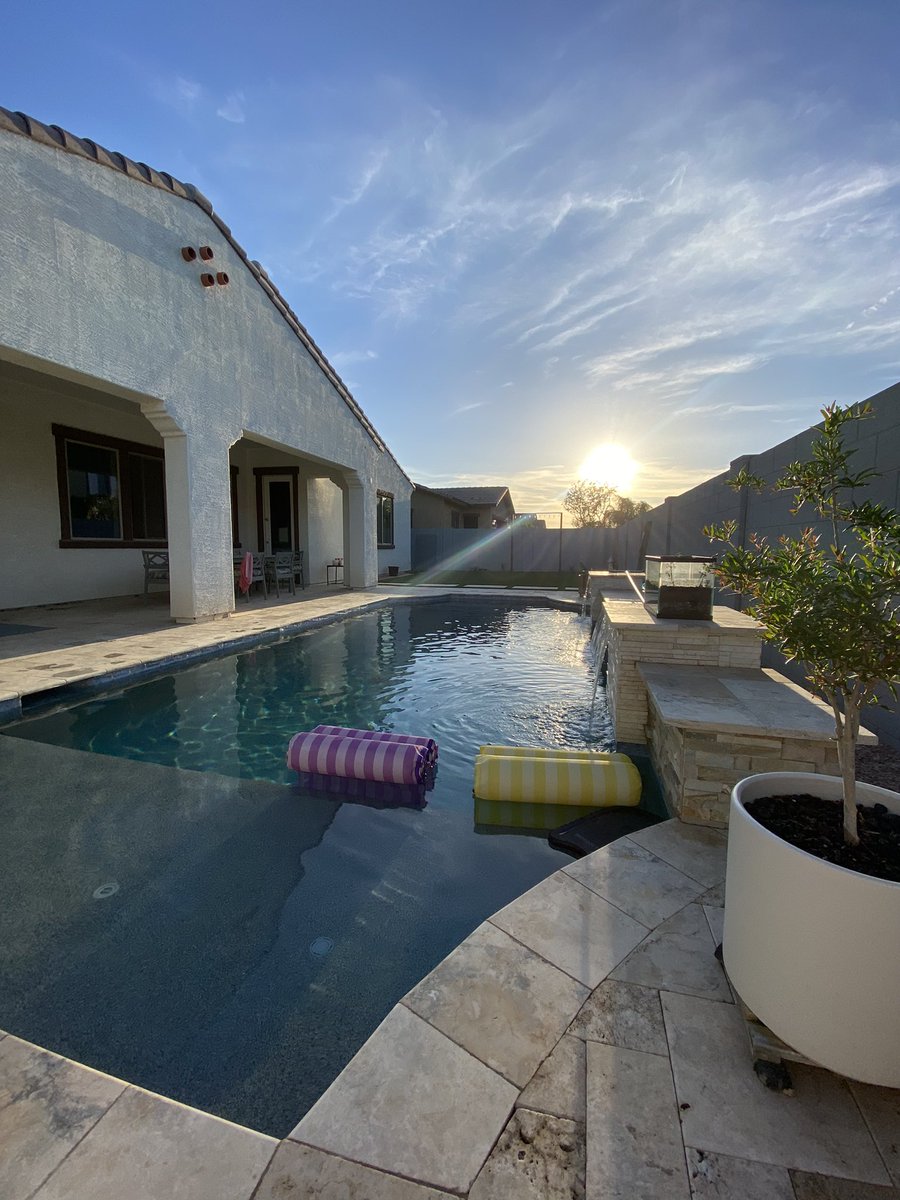 Jensenrf's tweet photo. Great weekend of soccer before Easter. Now time to clean, relax, and cook. Perfect weekend and reminder why I moved to Phoenix. https://t.co/AyBeyDiNL8