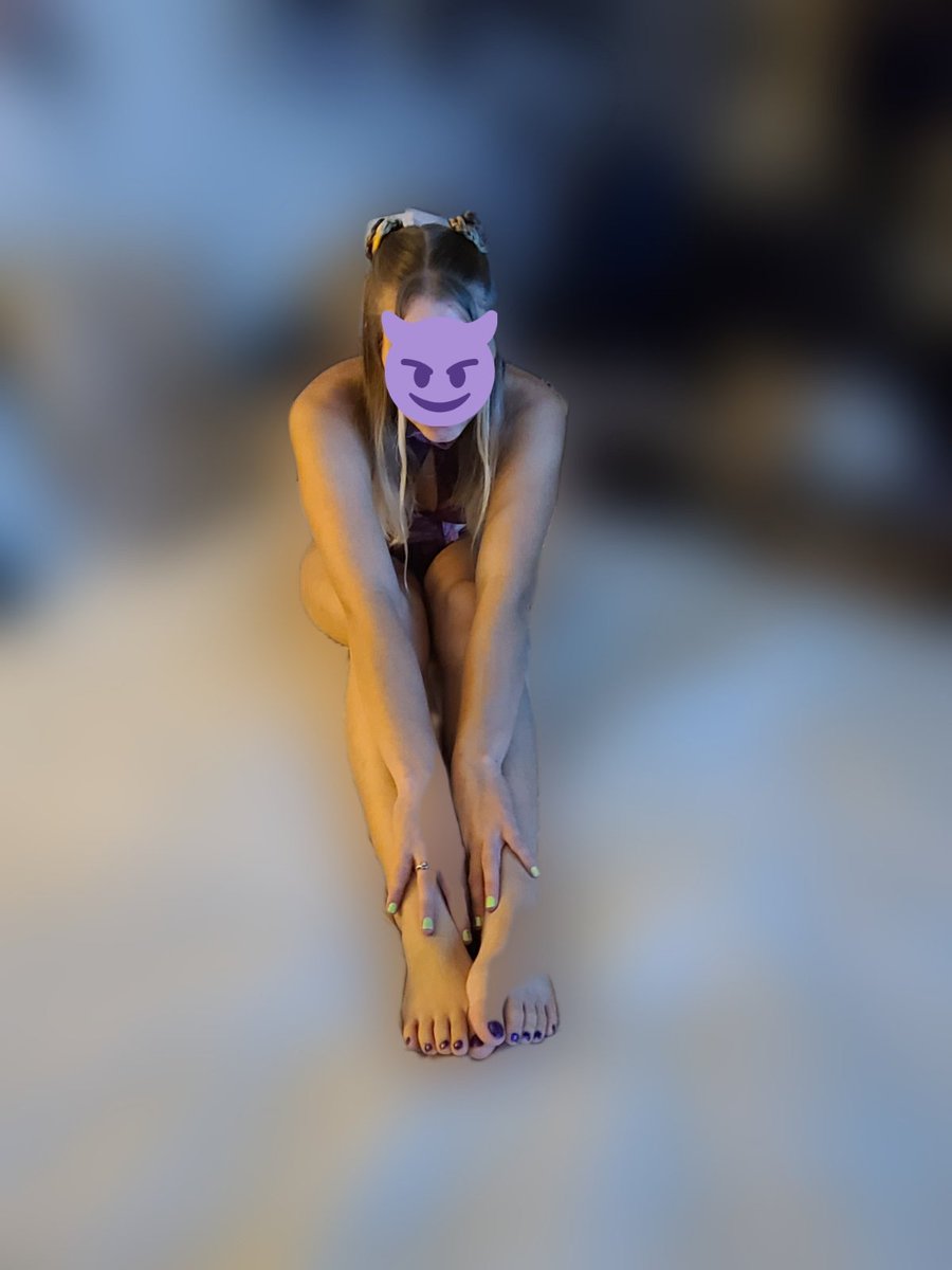 Animekitten133's tweet photo. @Feetfinder 

 Green &amp; purple https://t.co/xxPyKi9InM