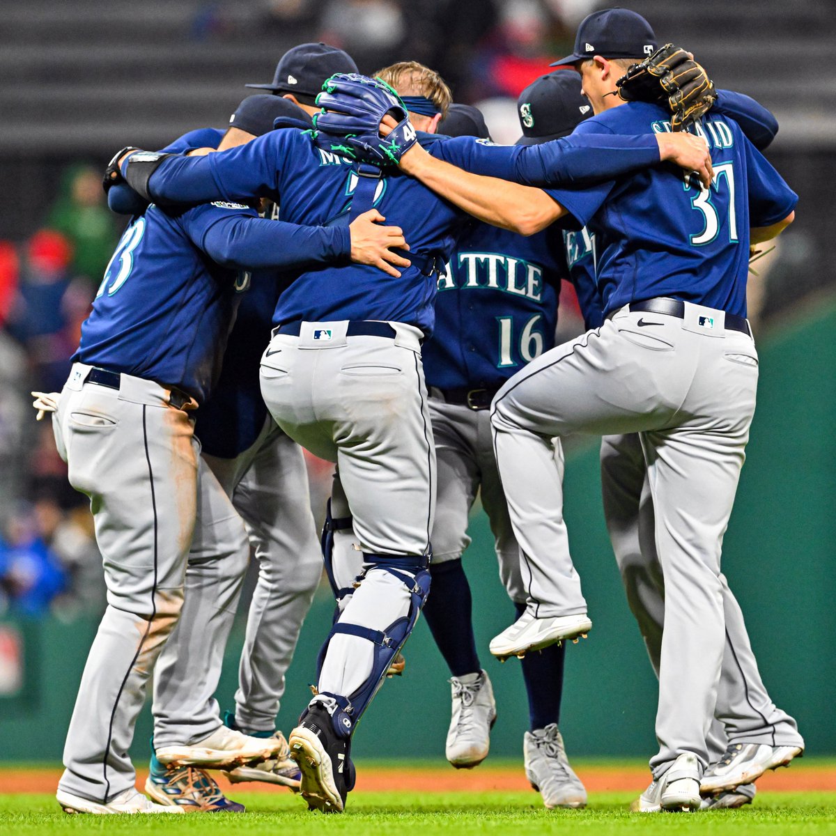 Mariners's tweet photo. Now we dance 🕺 https://t.co/q6zFMPhax8