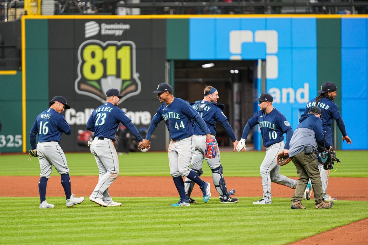Mariners's tweet photo. Now we dance 🕺 https://t.co/q6zFMPhax8