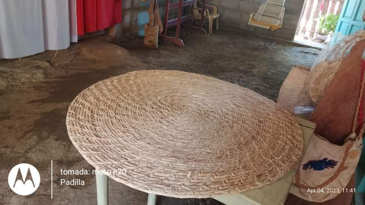 GilbertoARRIE14's tweet photo. La artesanía de la señora Cristina peña en corregimiento de riocedro de moñitos cordoba Colombia hecha de fibra de planos iraka https://t.co/LPK5t9xlyi