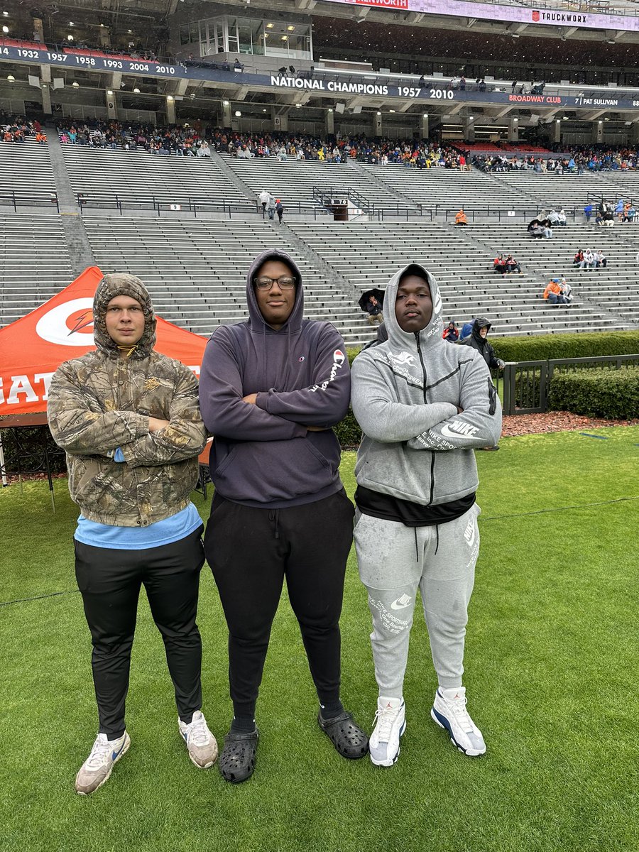 ShaneToler5's tweet photo. Had a great day at Auburn’s Spring game today with @zaylin_dedeaux and @rjjohnson5776 ! 🟠⚪️ @AuburnFootball @robin_lee6179 @Coach_Bramlett @Coach_MCollins https://t.co/vMBgHgtDPk