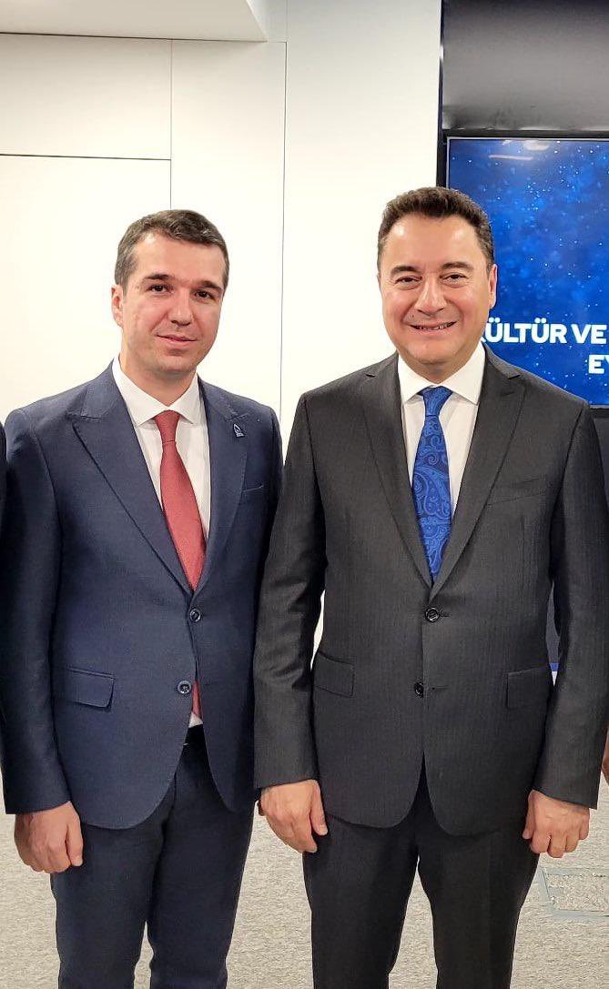 🔴Deva Partisi’nde istifalar başladı.

Deva Partisi Adana / Seyhan ilçe başkanı Halit Acı, partisinin genel merkezi Ramiz Ongun’a karşı İl başkanı Sadullah Kısacık’ı destelemesini adaletsizlik olduğunu belirterek istifa etti.

“Sabrımızı taşıran son damla hemşehrilerimizin sevgi