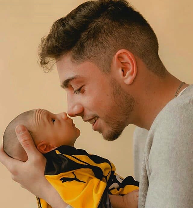 rluraschi1811's tweet image. Siempre del lado @fedeevalverde de la vida 💞💛🖤💛🇺🇾
#ConlaFamiliaNO 
#Halcon
#SangreAurinegra