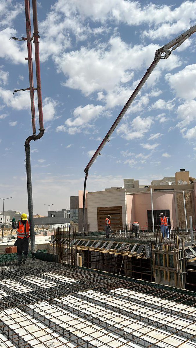 codefingerprint's tweet image. #صباح_الخير
صور من أعمالنا تنفيذ 
صبة السقف فيلا #الندى 
#بصمة_الكود_للمقاولات