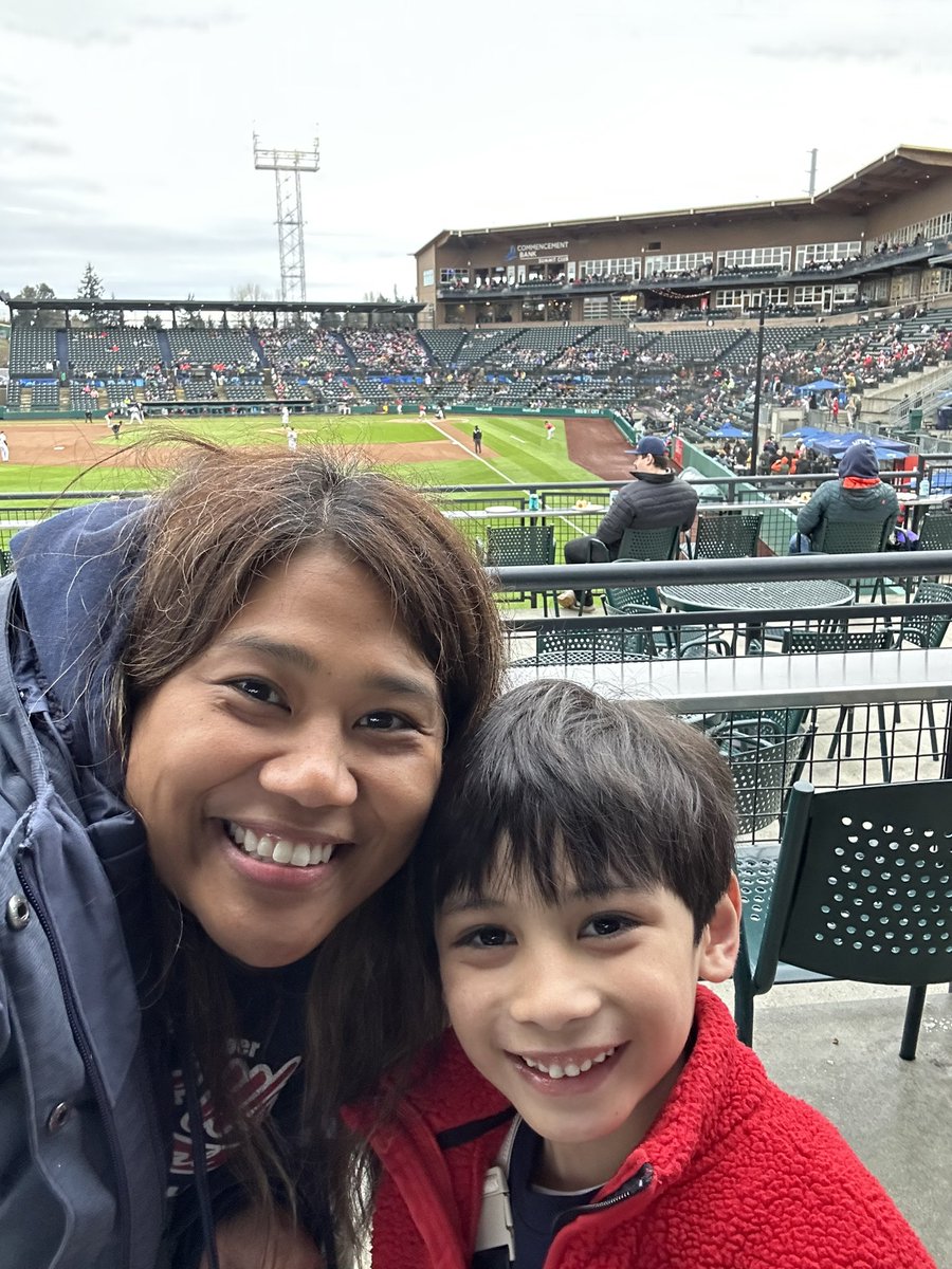 almita__jm's tweet photo. Cheering on @RainiersLand !!! Let’s goooo Rainiers!!! #Tacoma #cheneystadium https://t.co/AButDfFdpX