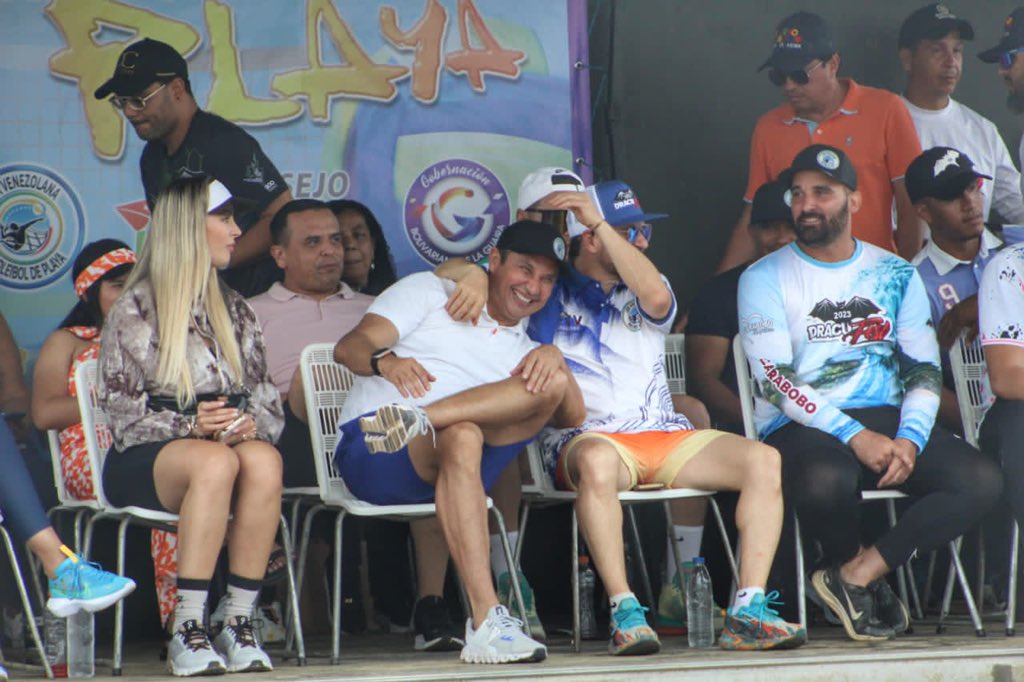 ¡El cierre de la Primera Parada de la 5ta edición de la <a href="/VoleibolPlayaVe/">VoleibolPlayaVzla</a> en Playa Waikiki en el estado Carabobo fue todo un éxito! 

Felicitaciones a los ganadores. ¡Gracias a nuestro hermano gobernador <a href="/rafaellacava10/">Rafael Lacava</a> por recibirnos!

¡Nos vemos en en La Guaira! 🏐🏖🏝