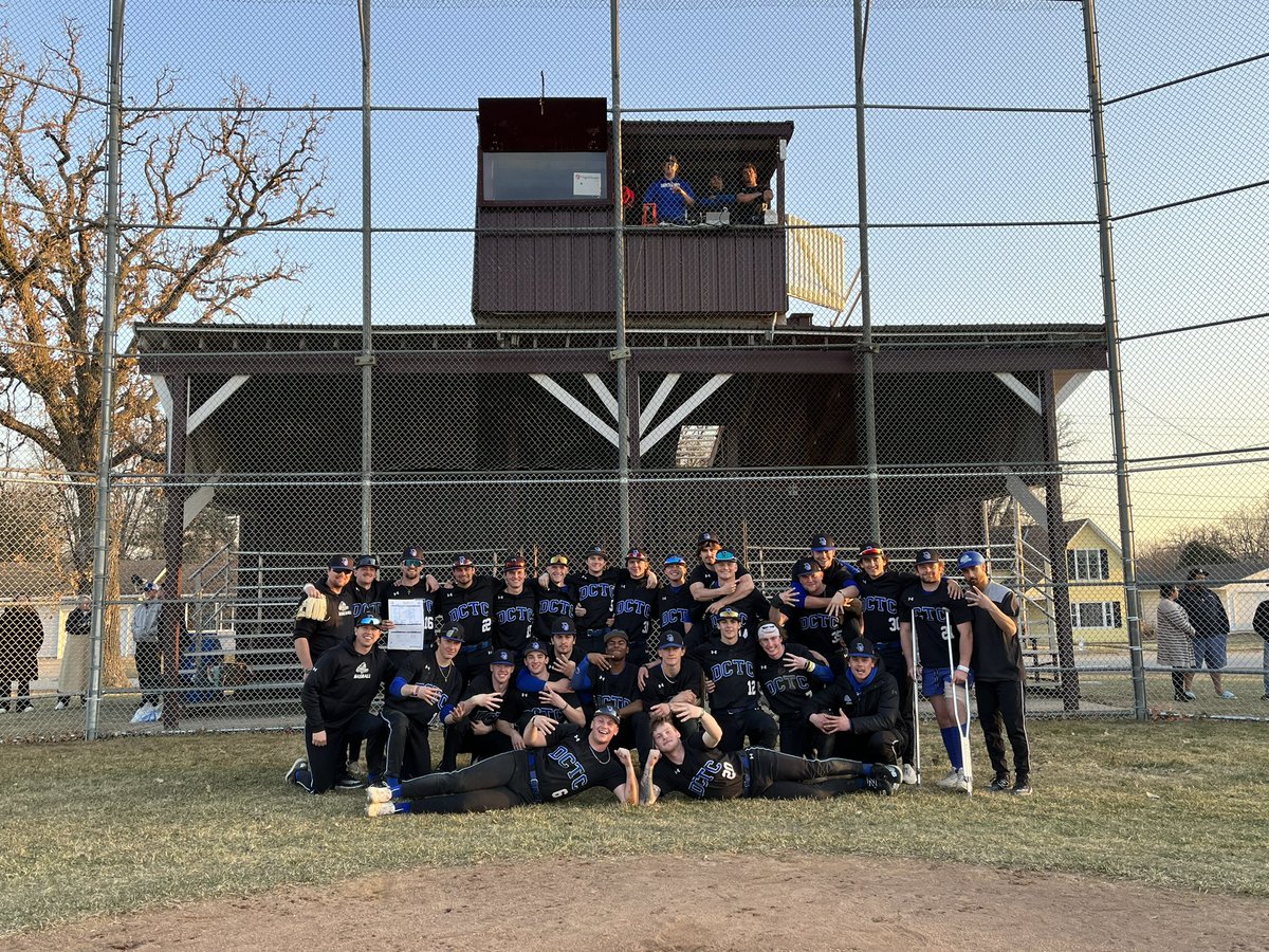 BlaineBarthel's tweet photo. 4-0 weekend for the boys. 6 straight wins and doing it a lot of different ways. Let’s keep making memories! #6 #7 ⚔️ https://t.co/DJOZbkrXtD