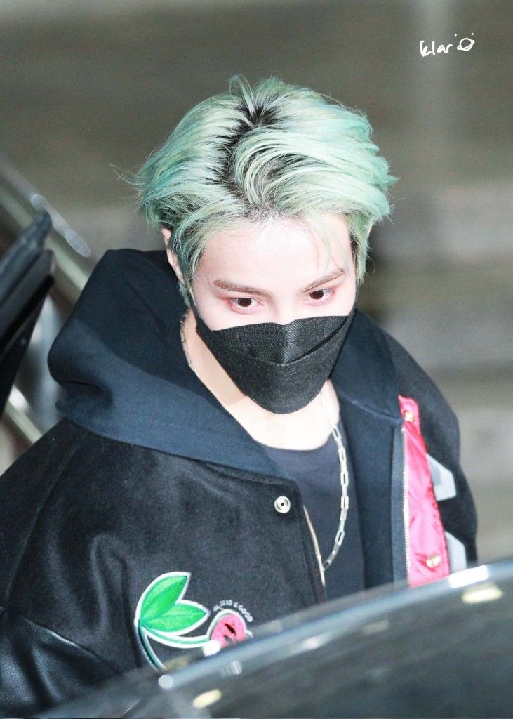 fentyyangx2's tweet photo. i wish i could see yangyang in green hair again https://t.co/zFxyx7fAtl