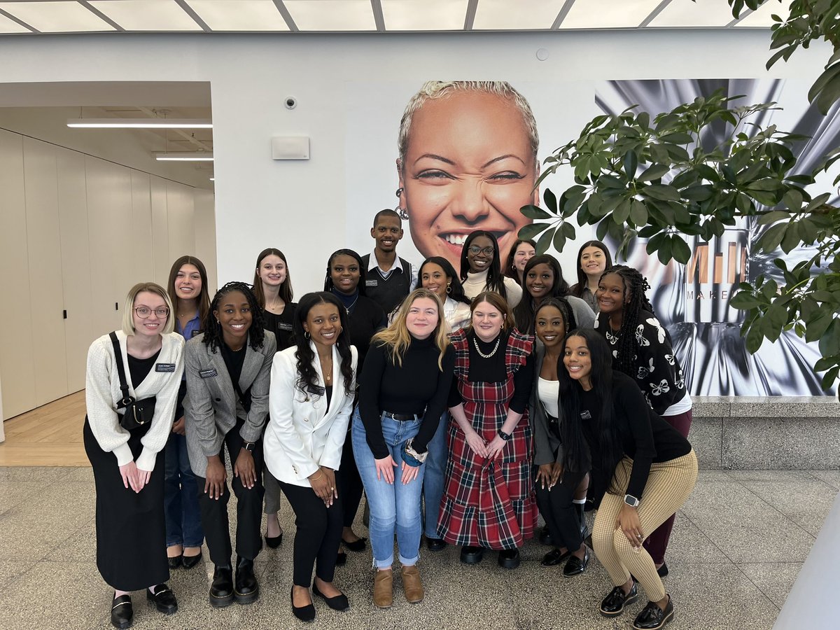 MIZZOUiCOM's tweet photo. Our first stop on the trip was @milkmakeup where we got to speak with Mizzou alum @lindsayschallon and a few of her colleagues about their post-grad journeys and their roles on the creative and strategic sides of the beauty industry. It was such an insightful discussion! https://t.co/O2y2uTyrRt