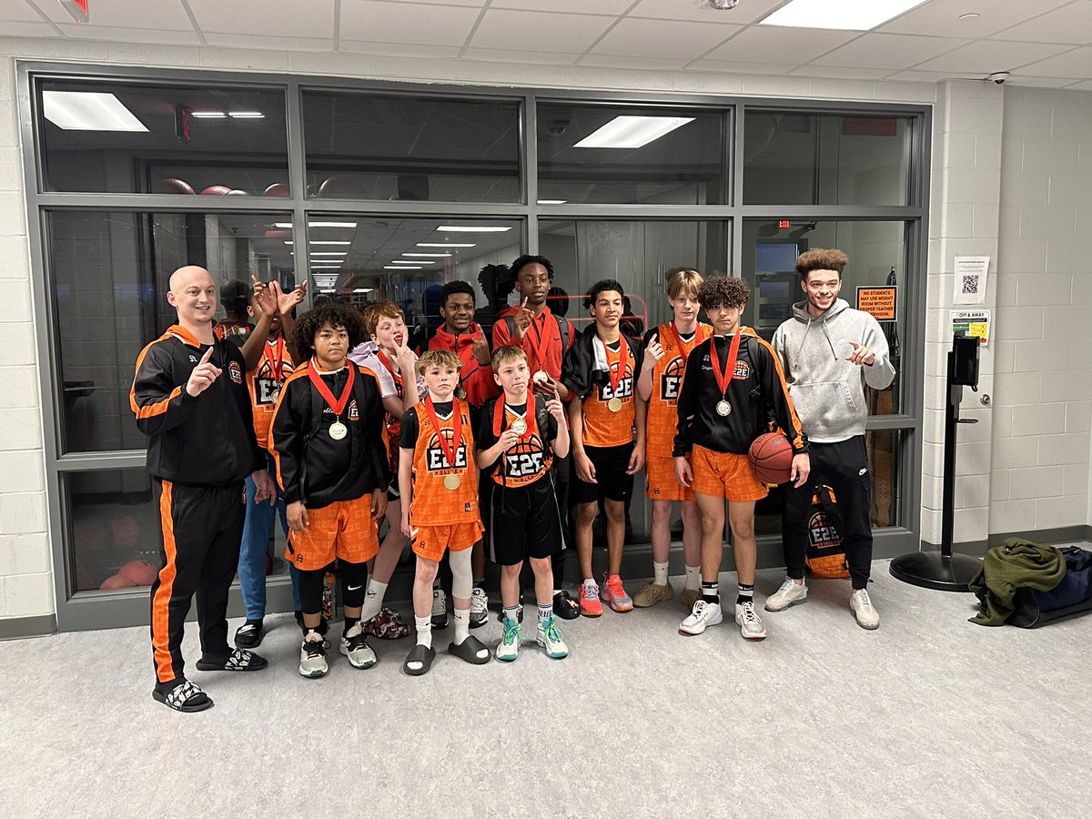 EndHoops's tweet photo. Great way to start off the AAU season for the 13U team! Going undefeated and winning the Next Level Spring Tip-Off. Everyone contributed this weekend & looking to keep the wheels rolling going into next weekend. #e2eelite #e2efamily https://t.co/pqYDJFNiDQ