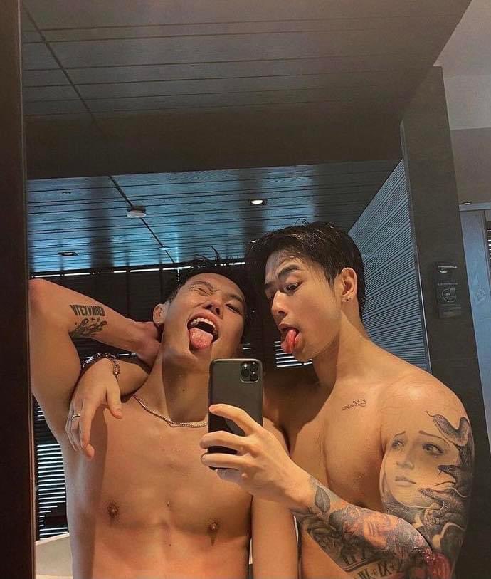 cucaitrang94's tweet photo. Cuối tuần ôm nhau vầy là sướng nhất https://t.co/3GdaWSMkKc