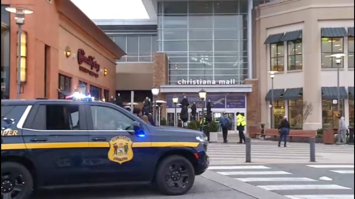 ColtSTaylor's tweet image. Yeesh.  I've been to this mall.  

Story ➡️ 3 shot at Christiana Mall, Delaware State Police search for gunman

6abc.cm/3ZSeR1s

 #police #story #delawarestate #christianamall #statepolice #delaware #gunman #search #mall