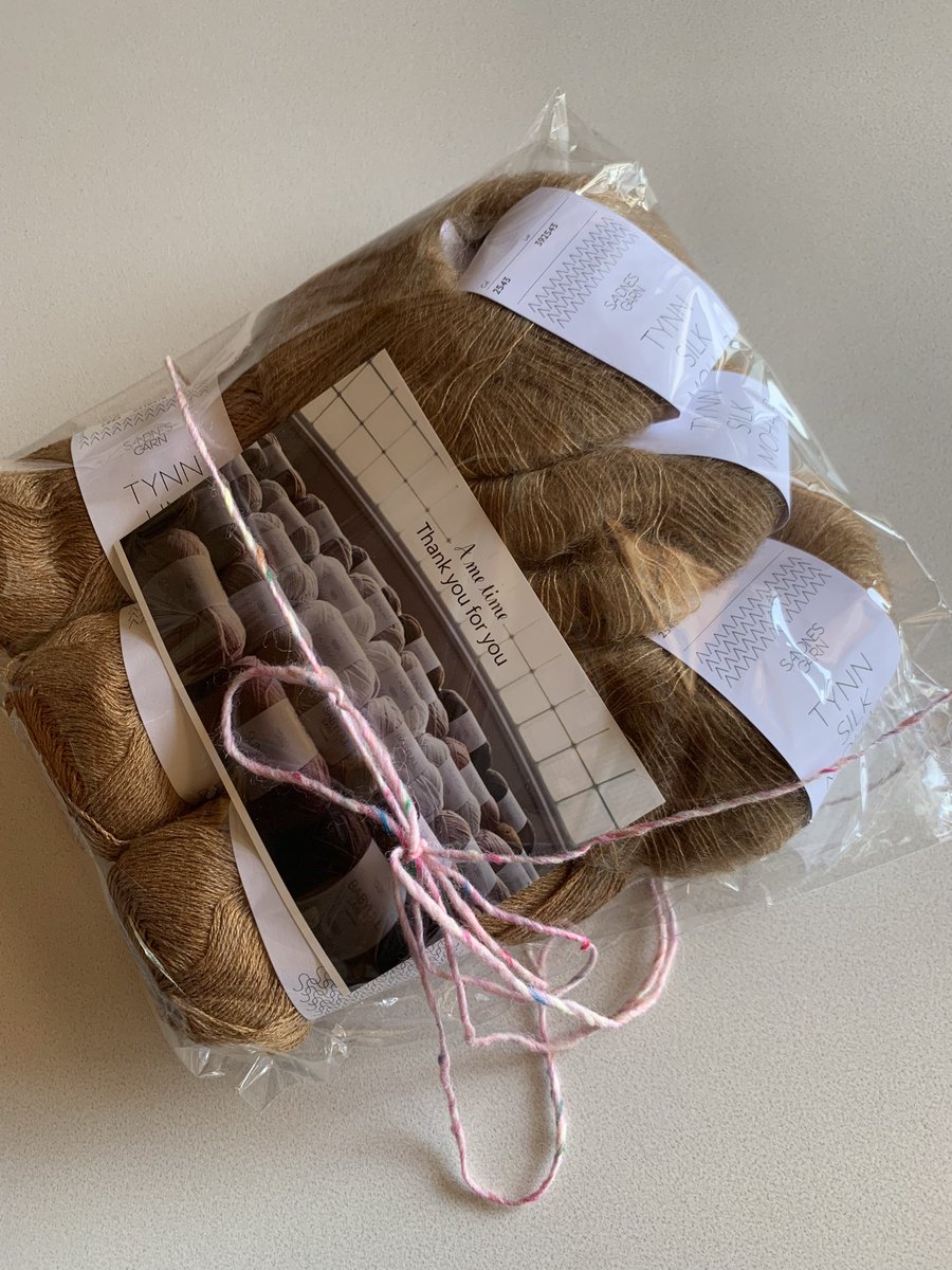 teddyrose_quilt's tweet photo. #ametime さんの毛糸キター https://t.co/EKWSYzoCvy