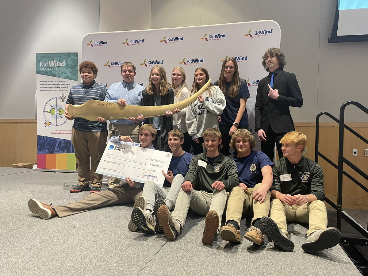 PackerEngineers's tweet image. For the very first time-TWO TEAMS FROM THE SAME HS TIED FOR 1st place 🏆SHS EGR3/4 Teams Air Benders and Goon Squad are VA KIDWIND STATE CHAMPIONS! 🏆💛💙💛 @OfficialSHSPack  @IWCSchools