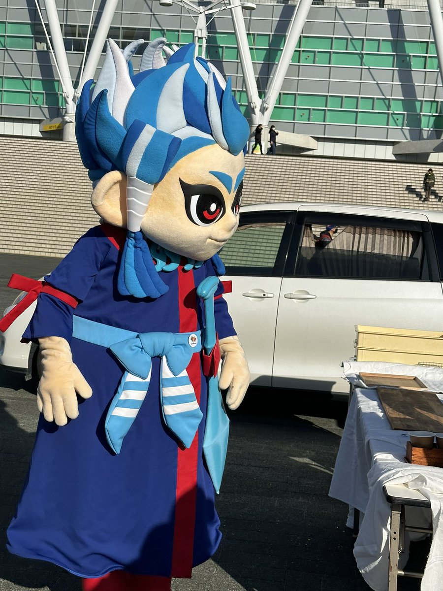 4f6Jz5urZawjIPy's tweet photo. 昨日のスタグル
リーチマイケルコーヒースタンドのカレーパンとバナナブレットが美味しかった😋
Guugのいちご🍓✨に惹かれていちごミルクも😍
レヴズくん遊びに来てた😆
#静岡ブルーレヴズ 💙🗻✨
#リーチマイケルコーヒースタンド
#Guug https://t.co/ld9rhkMuFu