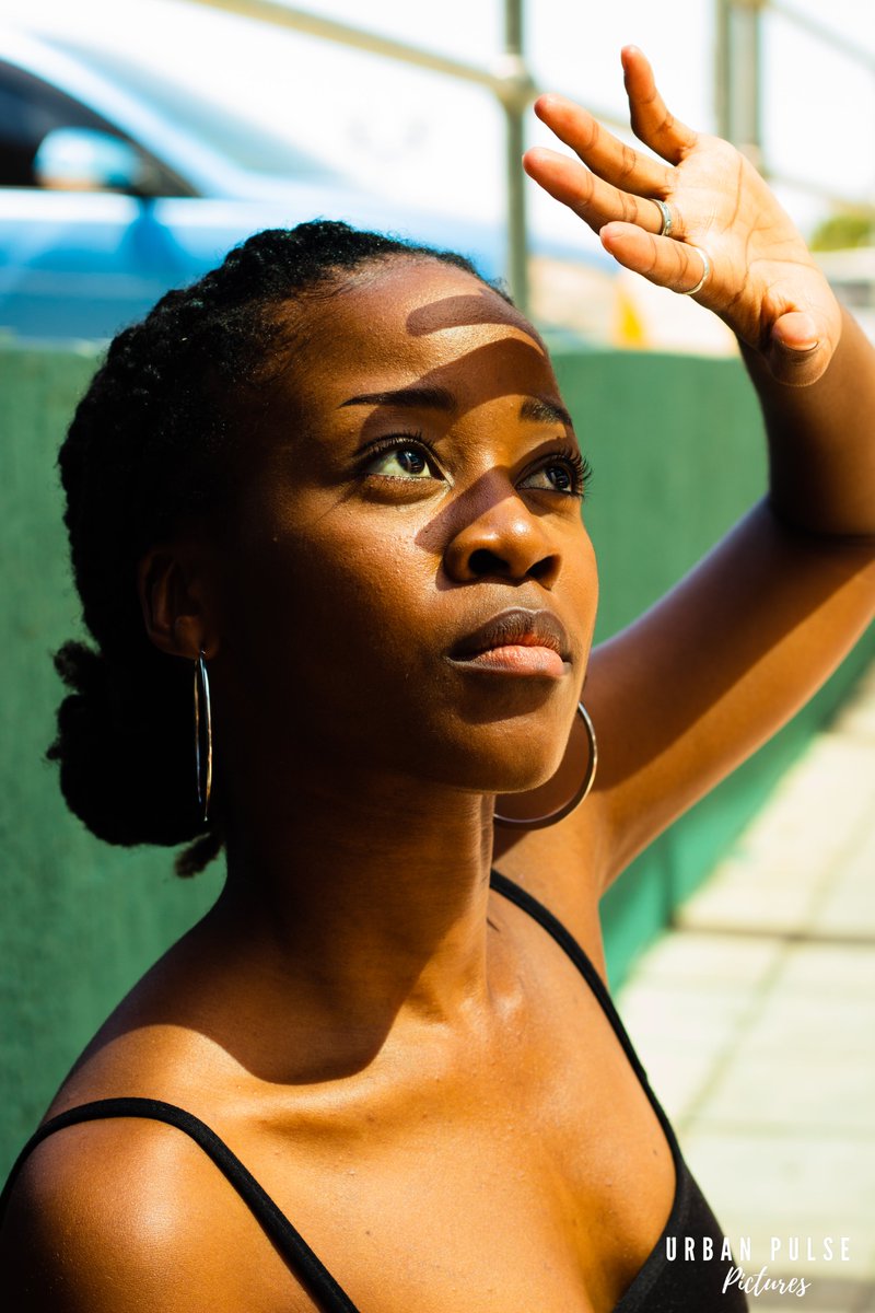 UrbanPulsePics's tweet photo. Model: Nicole

For bookings contact:
urbanpulsepictures@gmail.com

#UrbanPulsePics #LiveYourMoment #ModelPhotography #iLovePhotography #CanonPhotography #BlackIsBeautiful #Botswana https://t.co/iwlvZ95IjL