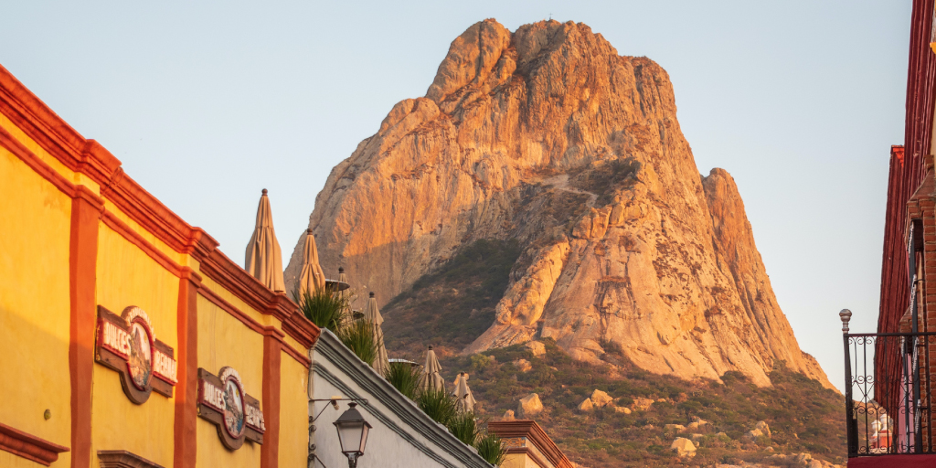 ¡Tantos destinos increíbles y tan poco tiempo de viajar!, ¿cierto?

Rompe el paradigma y recorre cada rincón de tu país. 

Empieza con Querétaro, un lugar mágico que tienes que visitar.