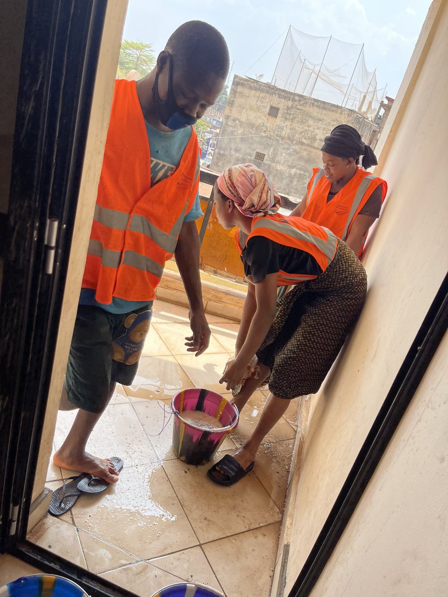 HamidousifD's tweet photo. Nettoyage 🧹 général de l’immeuble Kaké R+4 assuré par HAMIDOUSIF NETTOYAGE 

Contactez-nous pour l'entretien et nettoyage régulier de vos : Bureaux, Magasins, Usines, Maisons...

La propreté, c’est notre métier

https://t.co/pd0FpsYBuJ 

#whatsapp +224 625 36 37 38 https://t.co/g1jCtY1Uk3