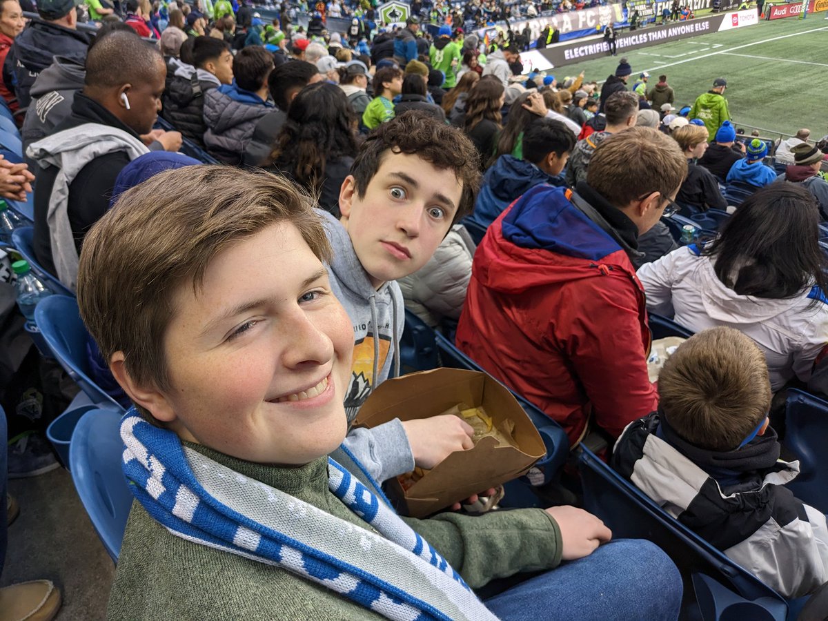 Ksix1's tweet photo. Let's go @SoundersFC !! Tonight we find out how we measure up against the other best team in MLS. #Sounders #SoundersMatchday #EBFG #SEAvSTL https://t.co/zfe6q3V6hP