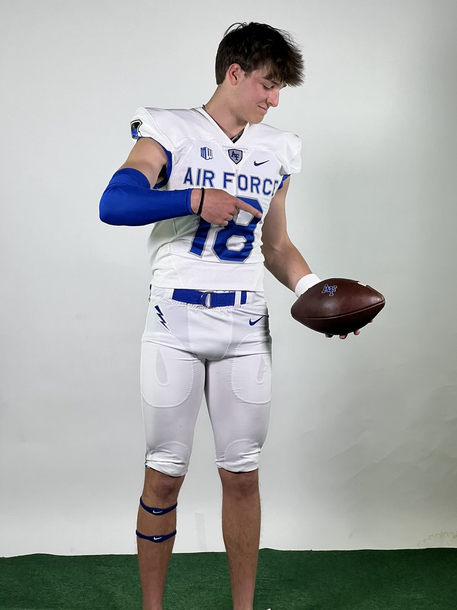 Jackson_King10's tweet photo. Thanks for having me this weekend!! @Brian_Knorr @Coach_Thiessen #BoltBrotherhood https://t.co/j4fSSDCWxQ