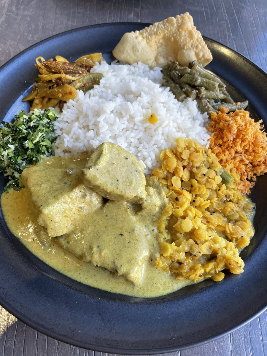 スリランカのカレーをモグモグしました https://t.co/QpzLRUqgri