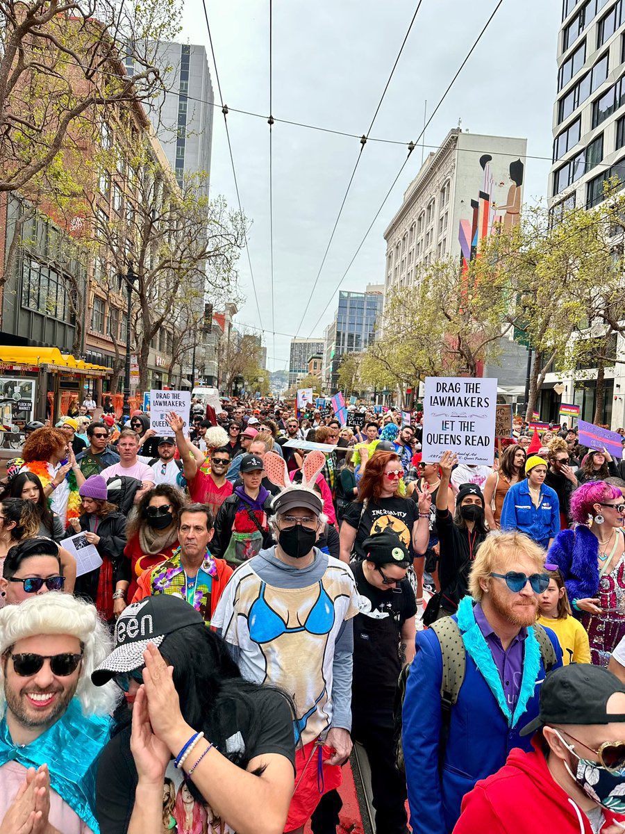 San Francisco really showed up to…
DRAG UP! FIGHT BACK!
All to celebrate their beautiful queer and trans community and to send a strong and clear message that the fascist anti-LGBTQ legislation has no place there. 
*credit Sister Roma. #NoMoreHate #saygay #NotADragQueen