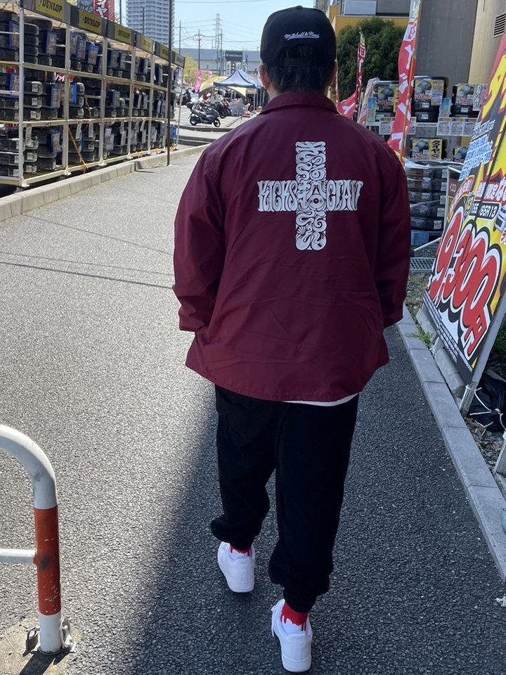 BRAAAADIOOOOOO's tweet image. タイヤ交換しに来た！
今日寒かったから昨日買ったアイテムを早速着用！
可愛い☺️

靴下ともいい感じになってる気がする！

#KICKSCLAN