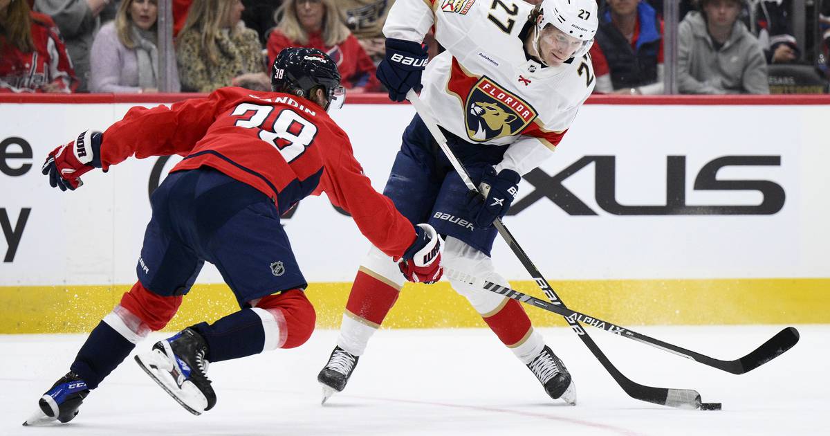 Last-minute goal by #Tkachuk stuns Caps for #Panthers’ sixth straight win; 1-0-1 finish guarantees playoffs https://t.co/upjQpQOHr3 https://t.co/heYjisy3Dh