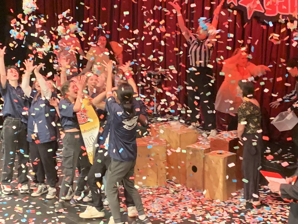 sbfaulkner's tweet photo. What a finish. The goooooooold!
@MayfieldDrama @CanadianImprov #mavericks https://t.co/m9cX5xGc8L