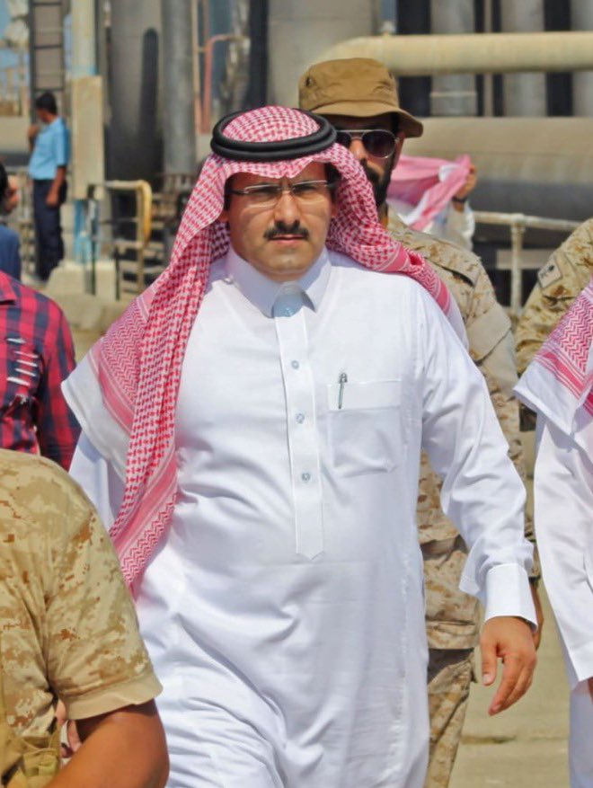 a_shmeri's tweet photo. لم أجد أشجع ولا أقوى ولا أنبل ولا أطيب من هذا الرجل.. في النقاش حكيم وفي التفاوض دبلوماسي وفي الميدان مقدام وعند الإنسانية يحمل قلب رحيم ووقت الشدائد سند.. احب اليمن فاحببناه.. لن ننسى مواقفه.
انه سفير خادم الحرمين محمد سعيد آل جابر @mohdsalj https://t.co/qtxUmWGXnc