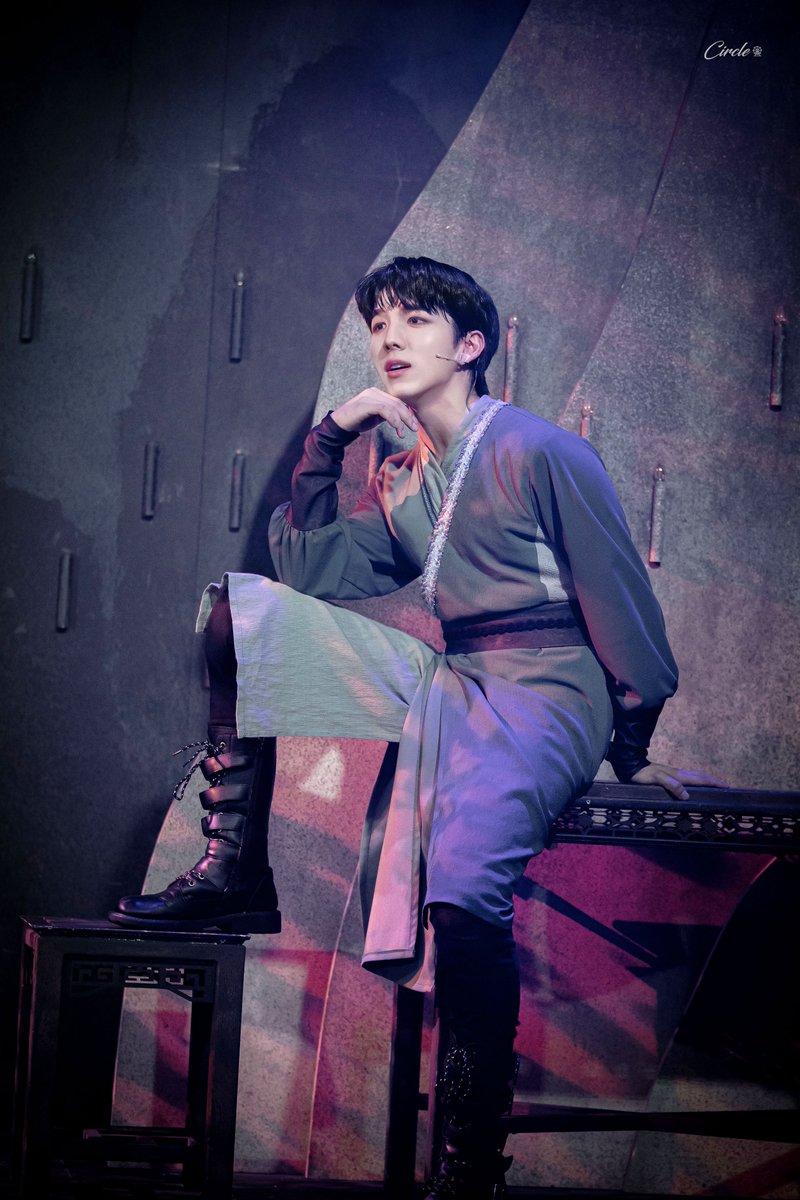 Circle__ym's tweet photo. 230408 낮공 뮤지컬 결투

스페셜 커튼콜
<나는 죽었다>

천천 役 ㅣ #김민범 배우님 https://t.co/yopINUNDQl