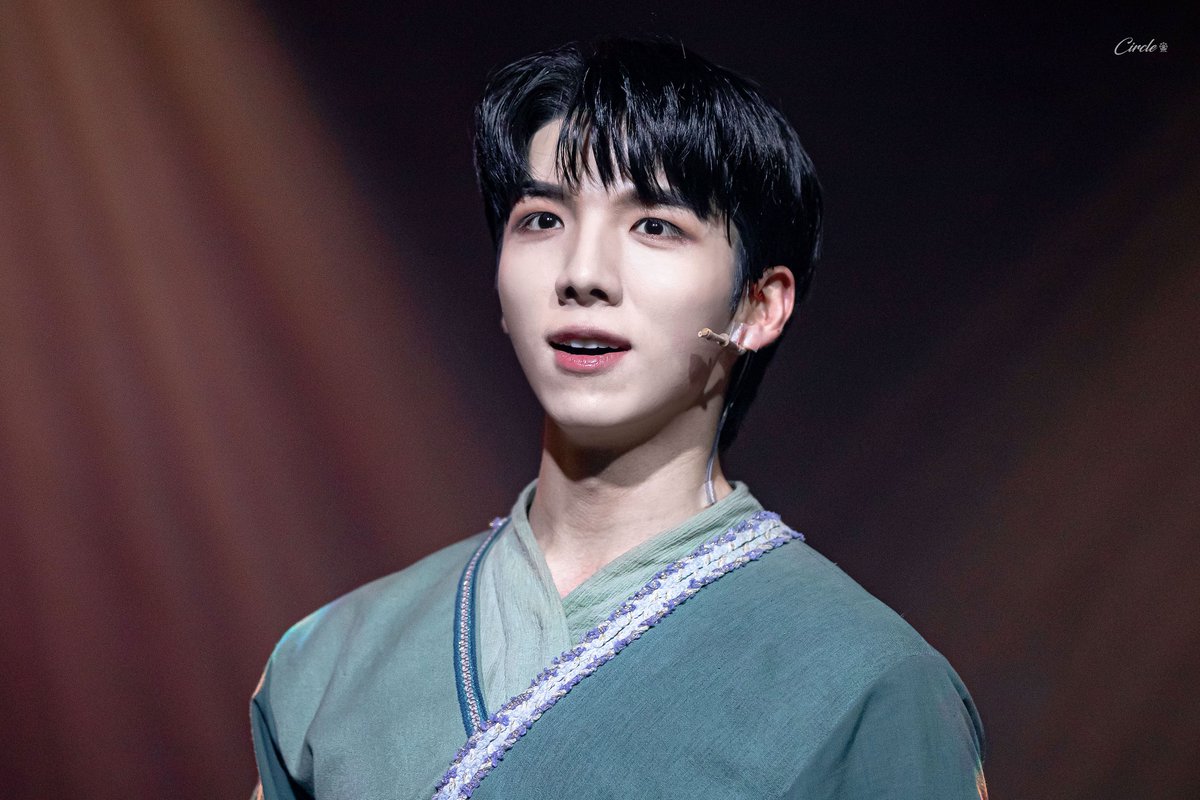 Circle__ym's tweet photo. 230408 낮공 뮤지컬 결투

스페셜 커튼콜
<나는 죽었다>

천천 役 ㅣ #김민범 배우님 https://t.co/MhhcLjRNc0