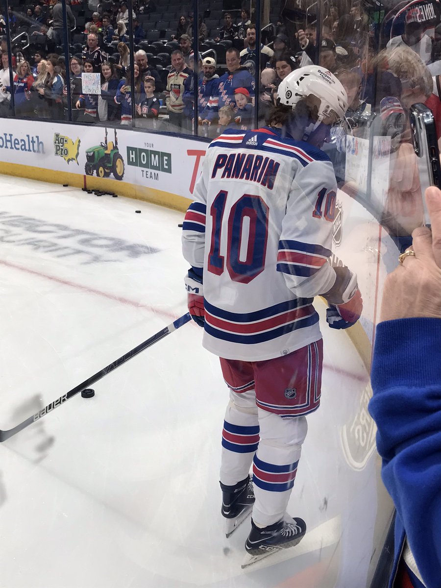 cbj_writer's tweet image. This was a photo I got tonight since I was on the Shoot-Once side of the Nationwide Arena.  Panarin stopped during warmup to greet a young fan.  Yes, folks, he’s still that kind of guy!  #CBJ #newyorkrangers 
#5thLineThanks