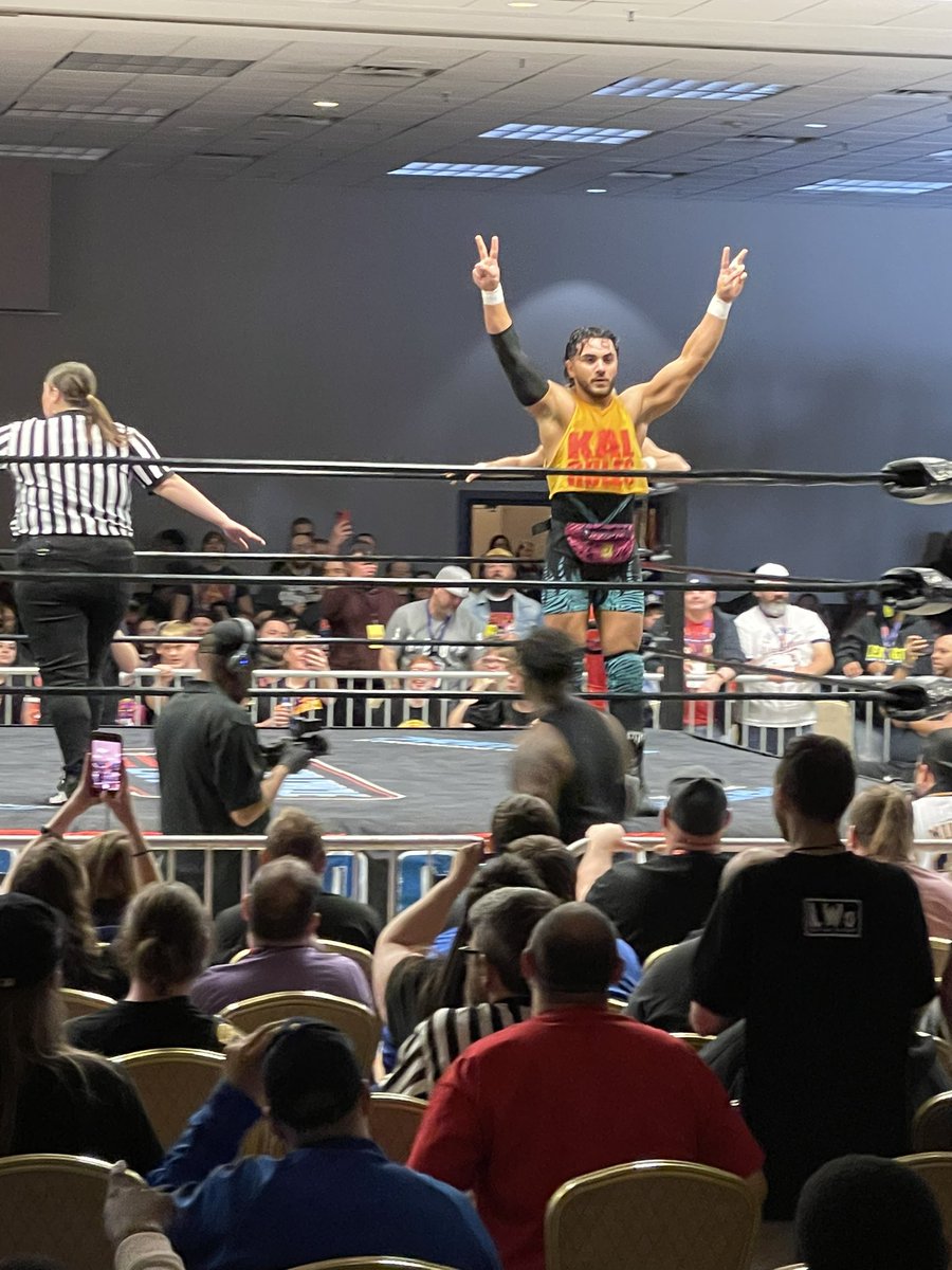 kanovimack's tweet photo. We got FLYING @FlyinBrianJr at the @SquarCircleExpo @WatchOnPremier #SCX #SCXRetribution #SquaredCircleExpo https://t.co/tUPlmphAZM