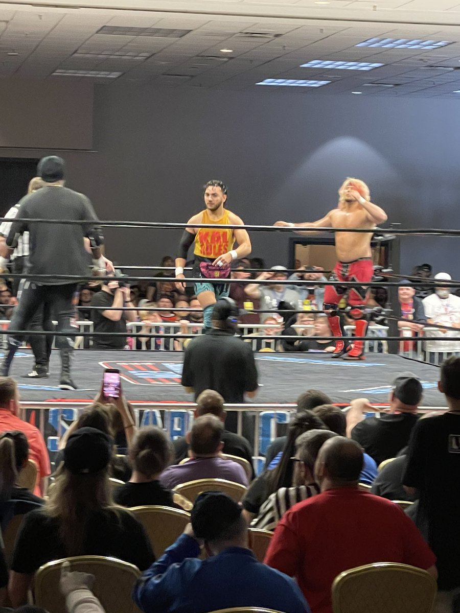 kanovimack's tweet photo. We got FLYING @FlyinBrianJr at the @SquarCircleExpo @WatchOnPremier #SCX #SCXRetribution #SquaredCircleExpo https://t.co/tUPlmphAZM
