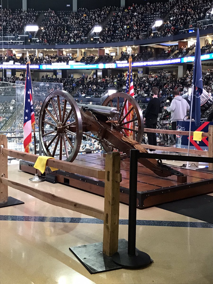 HLOtt12's tweet image. Cannon only blasted once tonight to start the game, but fun non the less #CBJ #5thLineThanks