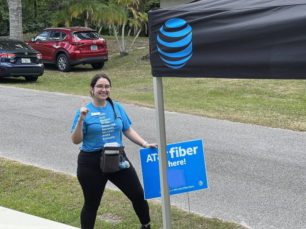 sal_belliard's tweet image. We had such a fun time working alongside the fiber team @AngeliqueM2013 during our win local Saturday event. #FiberFLex #OneFLA #ItsAFloridaThing #LifeAtATT LET’S RUN IT UP