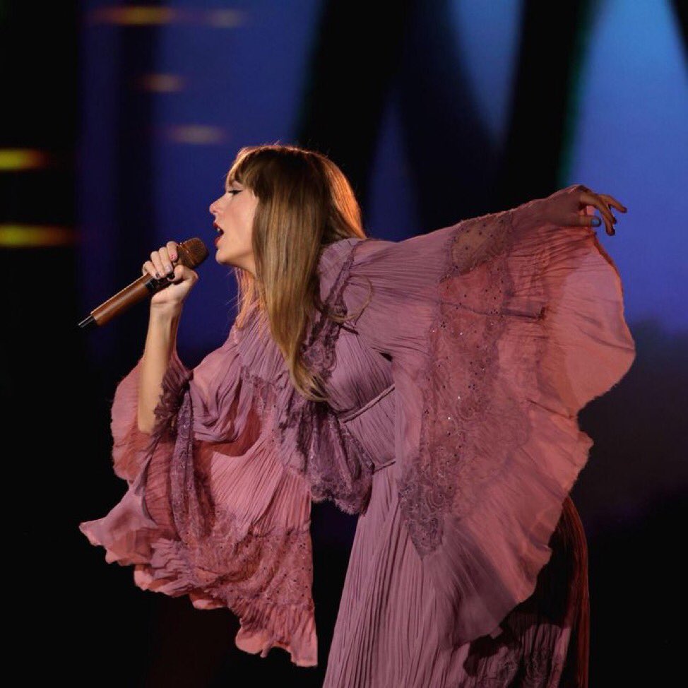 bonniebalfe's tweet image. LORD I JUST WANT THIS PERSON TO BE OKAY AND HAPPY AMEN 🙏

WE LOVE YOU TAYLOR