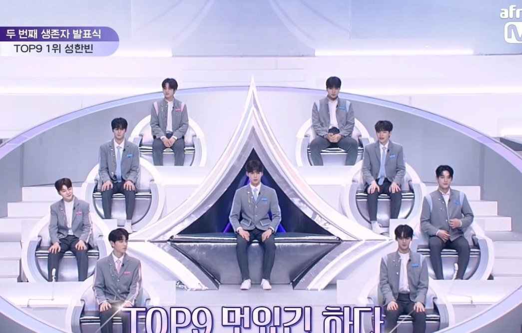 allindankr's tweet photo. boys planet have the best concept of center compared to other mnet survival shows. in past seasons, top 1 have the very top spot of the pyramid but in bp, the top 1 spot is perfectly in the middle, the real center of all ranks https://t.co/R8KqeiiRls